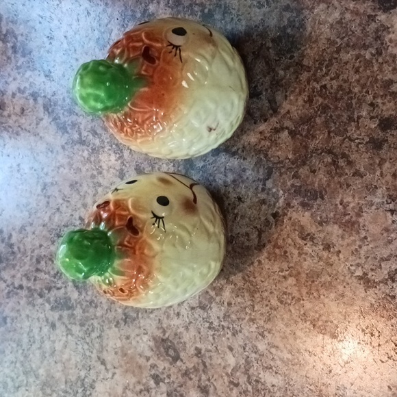 VINTAGE Smiley Pineapple Salt & Pepper Shaker Set - Picture 4 of 8